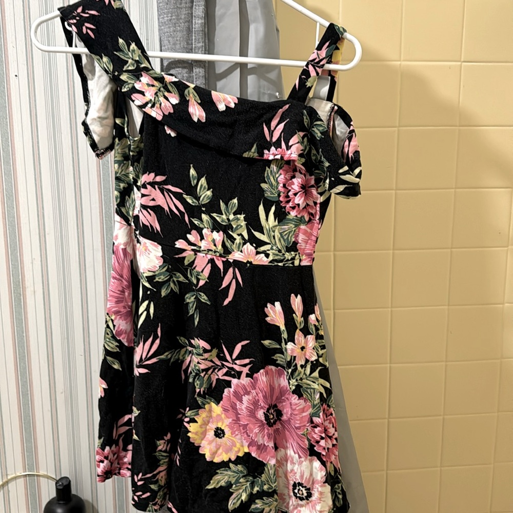 Children’s place multi clor dress floral print size medium. Off shoulder.